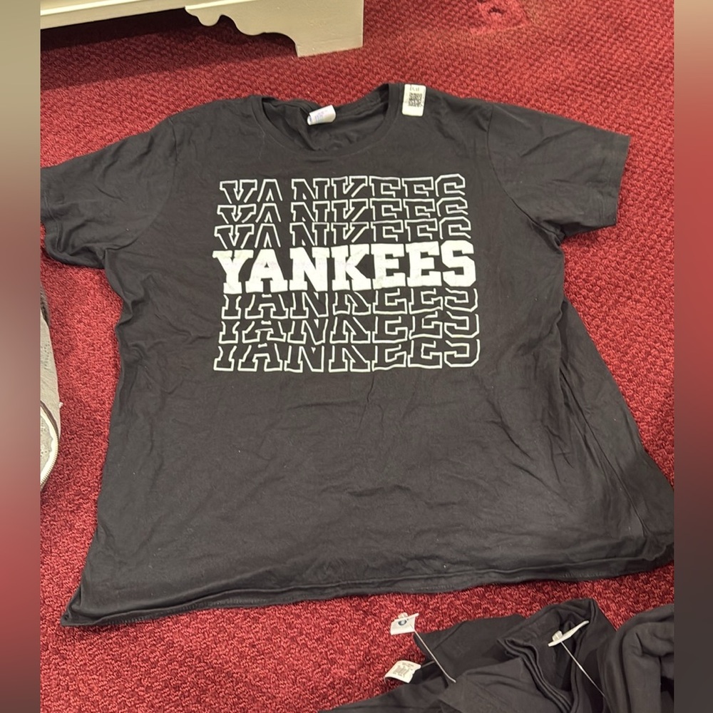 NY New York Yankees MLB  Port & Company Women XL tee shirt NWT host pick - Picture 3 of 9